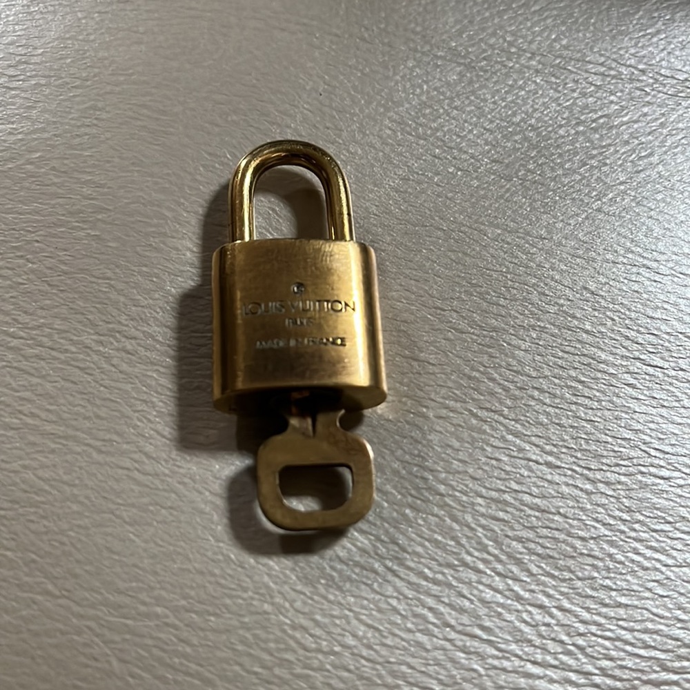 Louis Vuitton Lock and Key 🔐 #320 - Picture 5 of 6